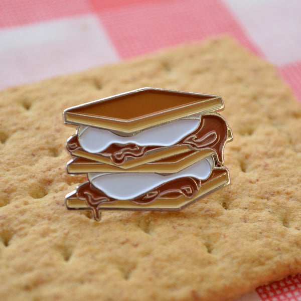 S'mores pin